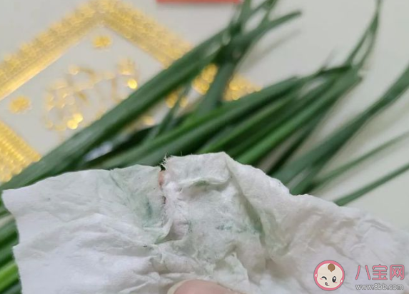 买到掉色香葱还能吃吗 买到掉色香葱怎么清洗