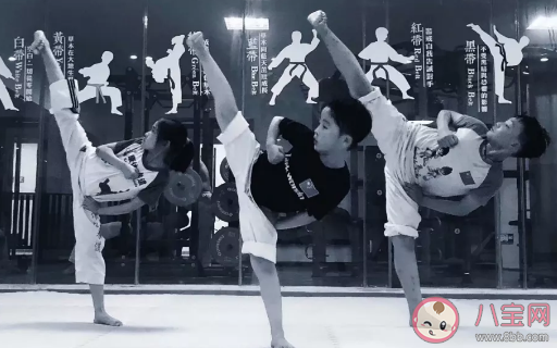 孩子学跆拳道怕疼怎么办 让孩子坚持练跆拳道的原因