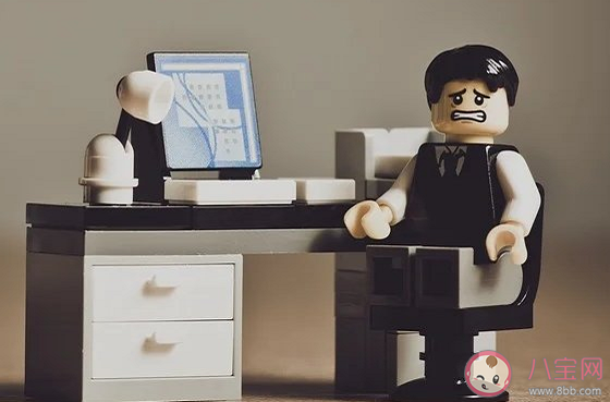 职场中遇到找关系如何处理 能力和关系哪个重要