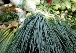 买到掉色香葱还能吃吗 买到掉色香葱怎么清洗