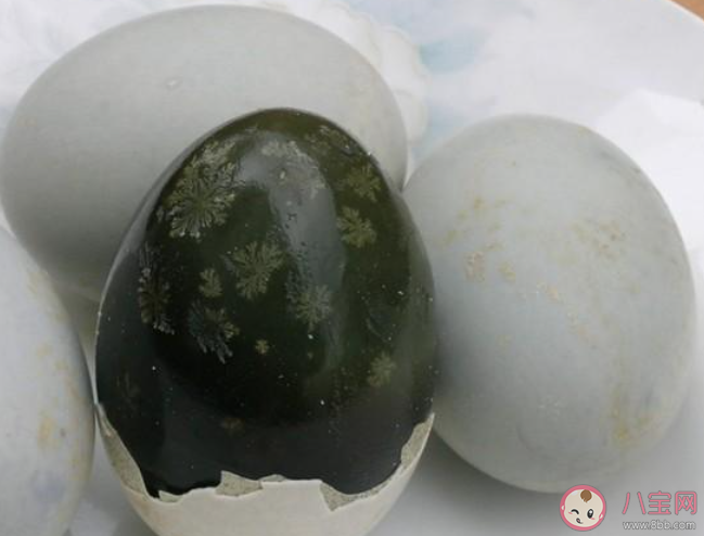 蚂蚁庄园4月11日答案：有些皮蛋上有松枝样的花纹还能放心食用吗