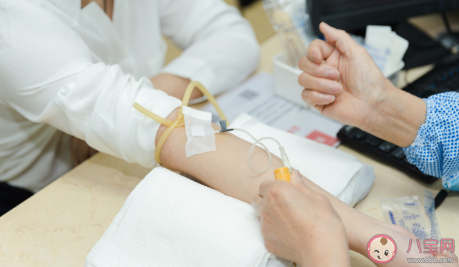 抽血前一天怎么吃更合适 空腹抽血到底要禁食多久 抽血前一天怎么吃更合适 空腹抽血到底要禁食多久