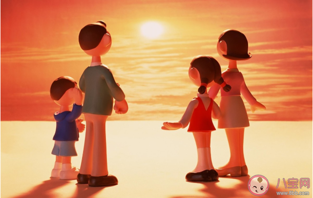 年轻人朋友圈屏蔽父母中的三种冲突 朋友圈要不要对父母开放