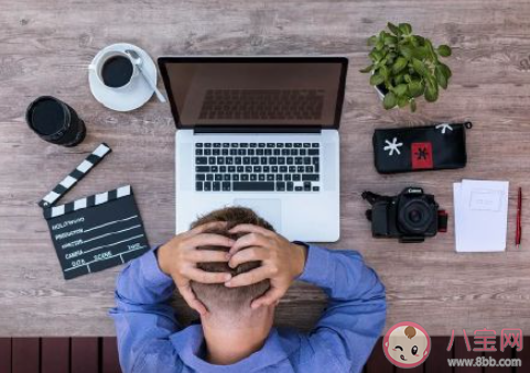 老板半夜发工作消息要回吗 凌晨老板发的消息怎么处理