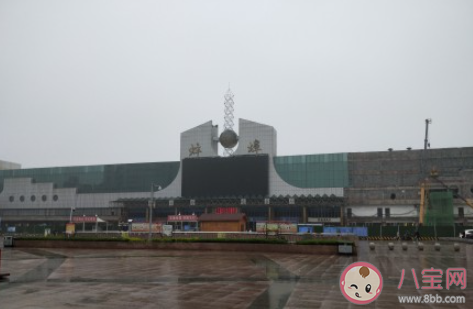 蚌埠一中学要求学生花5800元买平板是怎么回事 你有被学校强制购买的经历吗