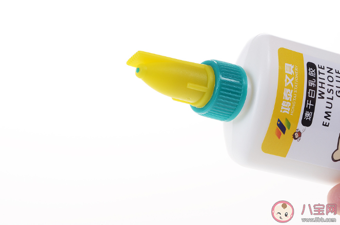 白乳胶多久会干透 白乳胶干了怎么清洗干净 白乳胶多久会干透 白乳胶干了怎么清洗干净