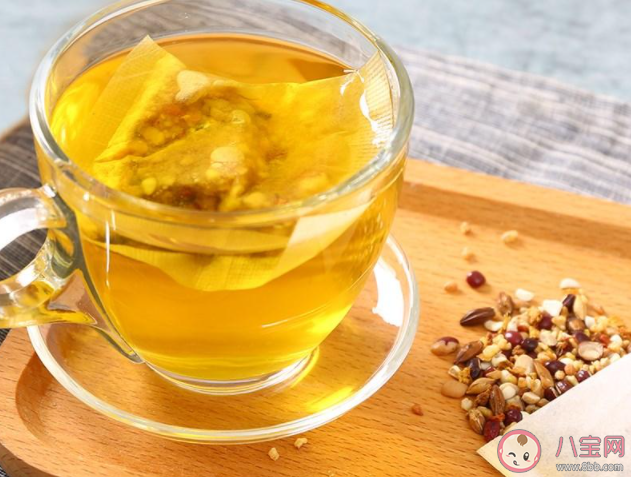 喝红豆薏米茶牙齿会不会变黄 黄色的茶会让牙齿变黄吗 喝红豆薏米茶牙齿会不会变黄 黄色的茶会让牙齿变黄吗