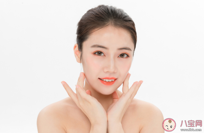 怎么判断左右脸对不对称 左右脸不对称怎么办 怎么判断左右脸对不对称 左右脸不对称怎么办