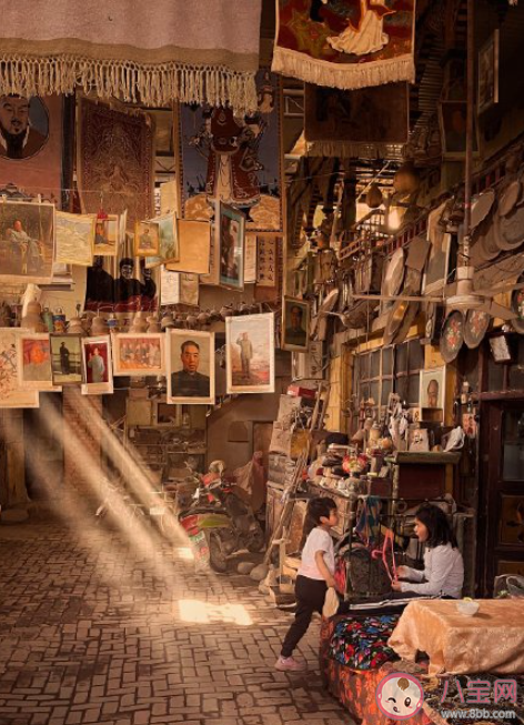 新疆大爷收集老物件建400平童话屋是怎么回事 去新疆你会去童话屋打卡吗