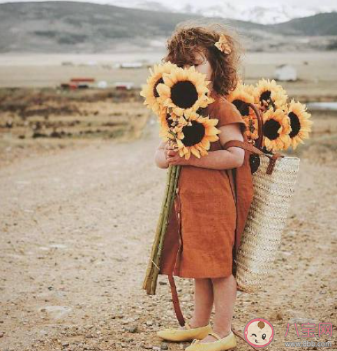 爸爸雨中训儿子伞却撑在儿子头上 父亲的爱体现在哪些方面