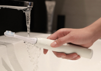 什么情况下不建议用电动牙刷 选电动牙刷要参考哪几点