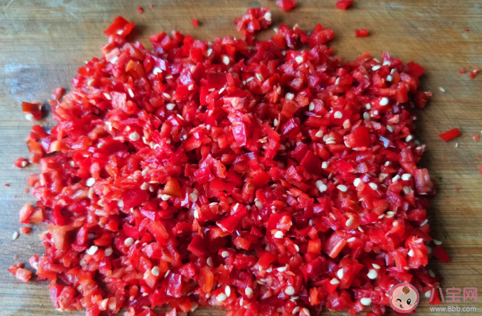 切辣椒不小心辣到手怎么办 怎么切辣椒不辣手