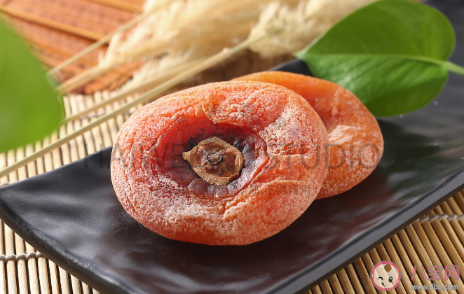 柿饼表面上一层白白的霜是什么 柿饼上的白霜越多越好吗 柿饼表面上一层白白的霜是什么 柿饼上的白霜越多越好吗