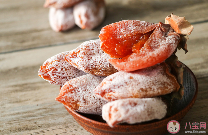 柿饼表面上一层白白的霜是什么 柿饼上的白霜越多越好吗 柿饼表面上一层白白的霜是什么 柿饼上的白霜越多越好吗