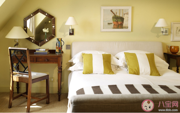 卧室镜子不能正对着床吗 梳妆台镜子放在卧室哪里最合适