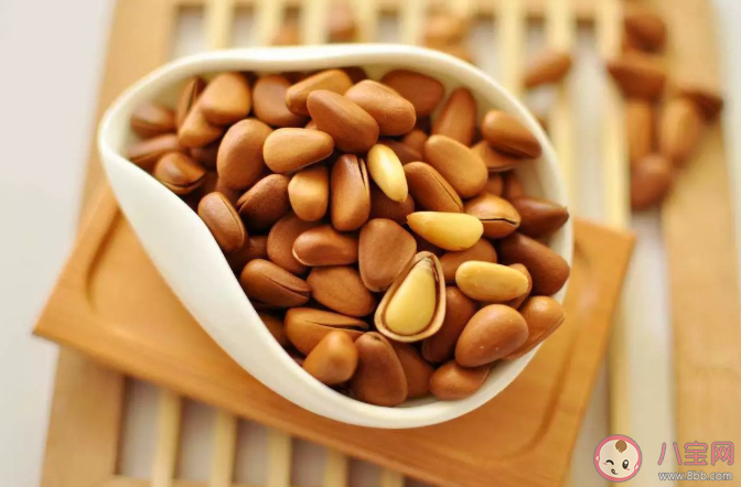 每天吃多少松子合适 ​吃松子有哪些健康功效