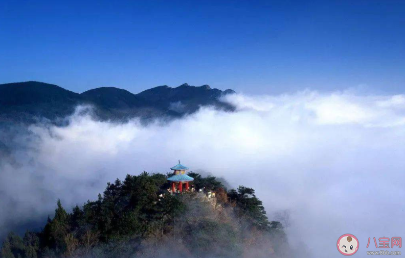 横看成岭侧成峰和一览众山小哪句诗是描写的庐山风景 5月4日答案最新