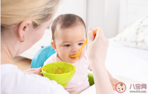 孩子喜欢含饭不吞是什么原因 孩子嘴里含饭不嚼怎么办