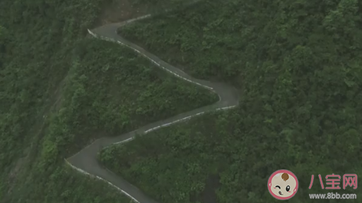 四川80多度悬崖发夹山路在哪 开车走山路要注意些什么