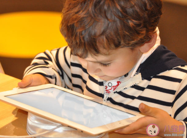 儿童护眼投影仪真的不伤眼吗 投影仪优势在什么