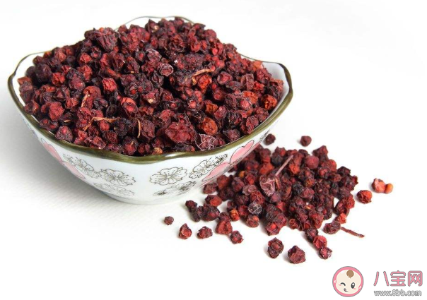 五味子泡水一次放几粒 五味子泡水可以加蜂蜜吗