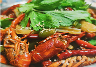 夏天的第一顿小龙虾朋友圈说说 夏天第一顿小龙虾心情句子