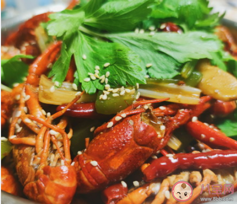 夏天的第一顿小龙虾朋友圈说说 夏天第一顿小龙虾心情句子