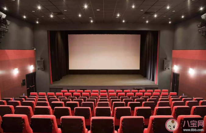 电影院的墙壁为什么做成凹凸不平或多孔的样子 蚂蚁庄园5月15日答案最新