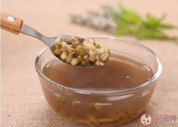 煮开花的绿豆汤和没煮开的有什么区别 绿色和红色的绿豆汤哪种最消暑