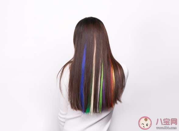 戴假发好还是植发好 戴假发会使脱发更严重吗