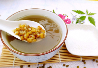 煮开花的绿豆汤和没煮开的有什么区别 绿色和红色的绿豆汤哪种最消暑