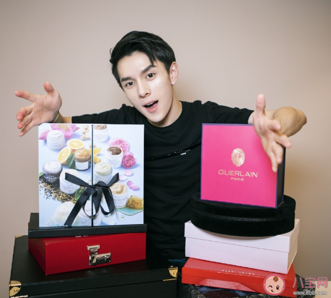 如何看待男色经济 男色经济为什么盛行 如何看待男色经济 男色经济为什么盛行