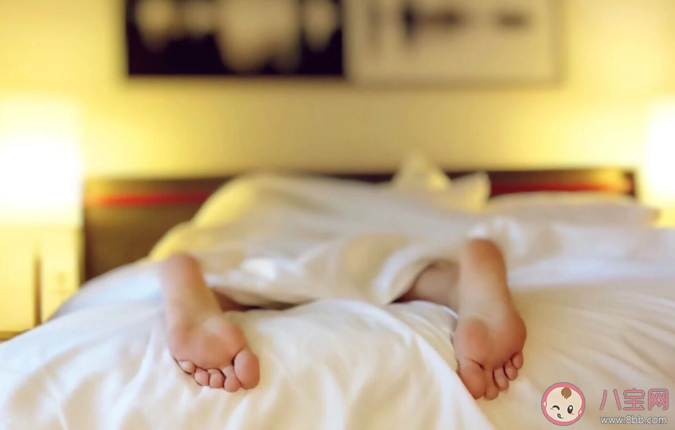 睡前喝红酒可以助眠吗 睡前喝红酒对睡眠的影响