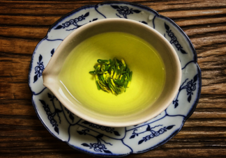 莲子心泡水喝多久有效果 莲子心泡水可以长期喝吗