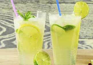 早起喝一杯柠檬水有什么好处 柠檬水的功效是什么