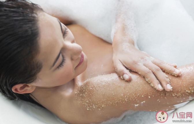 腋下出汗多异味重是怎么回事 腋窝出汗多异味重怎么改善 腋下出汗多异味重是怎么回事 腋窝出汗多异味重怎么改善