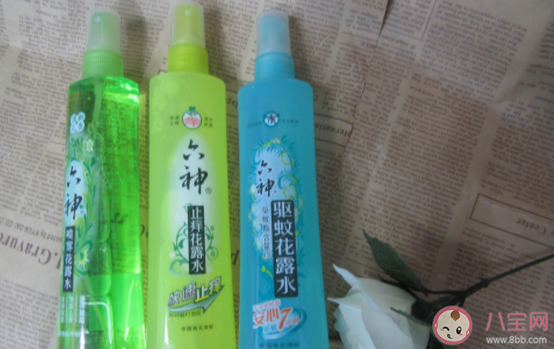 有脚气很痒可以用花露水止痒吗 花露水抹脚对脚臭有作用吗