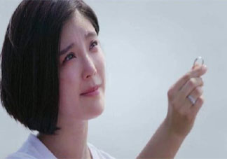 赵奕欢说单膝跪地求婚不是男生的专属 女生也可以向男生求婚吗