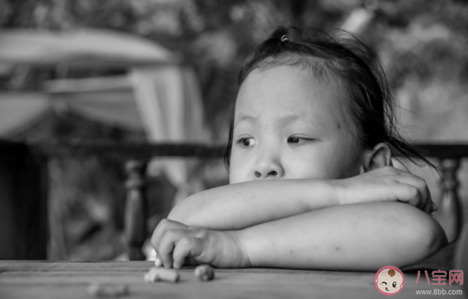 为什么孩子会突然抑郁 孩子抑郁后父母应该怎么办