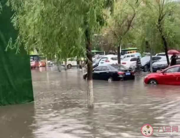 降雨后长春市开启驾船模式 道路积水出门要注意些什么