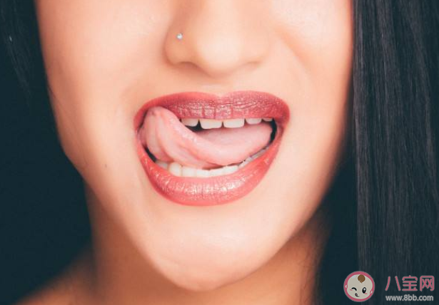 手受伤可以用口水舔一舔吗 受伤用嘴吸有什么后果