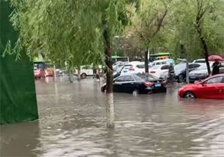 降雨后长春市开启驾船模式 道路积水出门要注意些什么