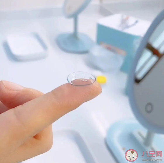 摘隐形眼镜用镊子还是用手好 隐形眼镜怎么摘不伤眼