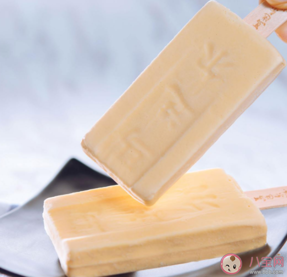 冰淇淋和雪糕具体怎么区分 冰淇淋/雪糕/冰棍哪种更好 冰淇淋和雪糕具体怎么区分 冰淇淋/雪糕/冰棍哪种更好