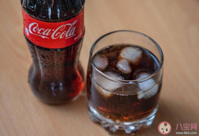 总喝可乐有哪些危害 一天喝多少可乐算多
