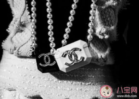 香奈儿推出天价Airpods保护套 17300元的Airpods保护套你会买吗