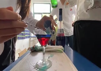 安徽一高校开设调酒必修课 调酒需要哪些基本知识