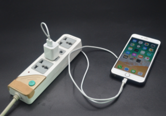 睡觉时充电器爆炸险失明是怎么回事 睡觉时充电安全吗