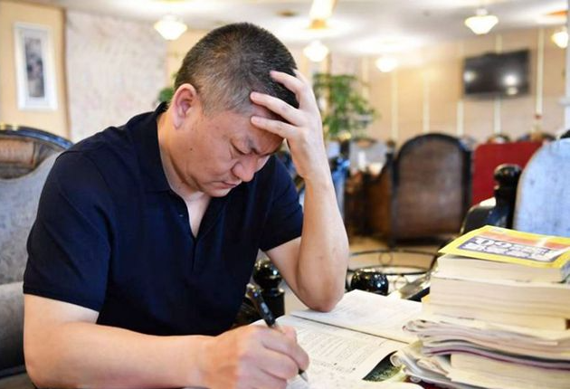 高考钉子户梁实第25次成绩403分 梁实为什么要一直高考