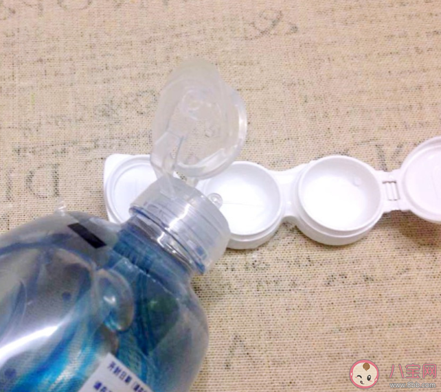 隐形眼镜护理液怎么选择 不同类型镜片护理液产品介绍及使用步骤 隐形眼镜护理液怎么选择 不同类型镜片护理液产品介绍及使用步骤